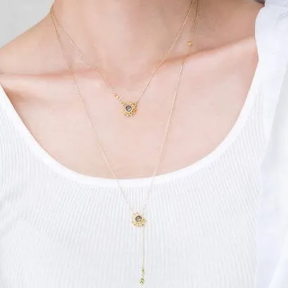 ヒマワリモチーフ2連K18ロングネックレス着用