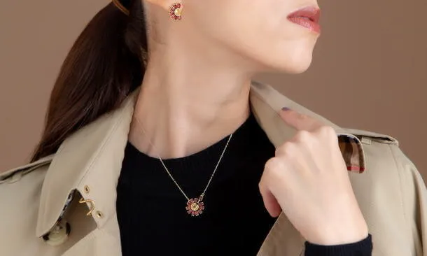 ガーベラシトリンネックレス＆ピアス着用